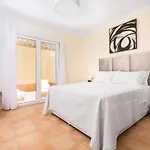 Home2book Stunning Sultan Casa Estrella, Pool