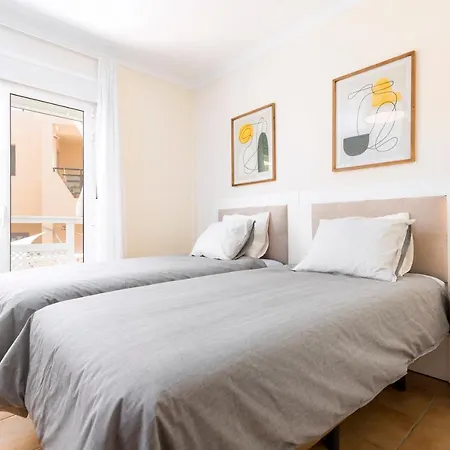 Home2book Stunning Sultan Casa Estrella, Pool 度假居 科拉雷侯